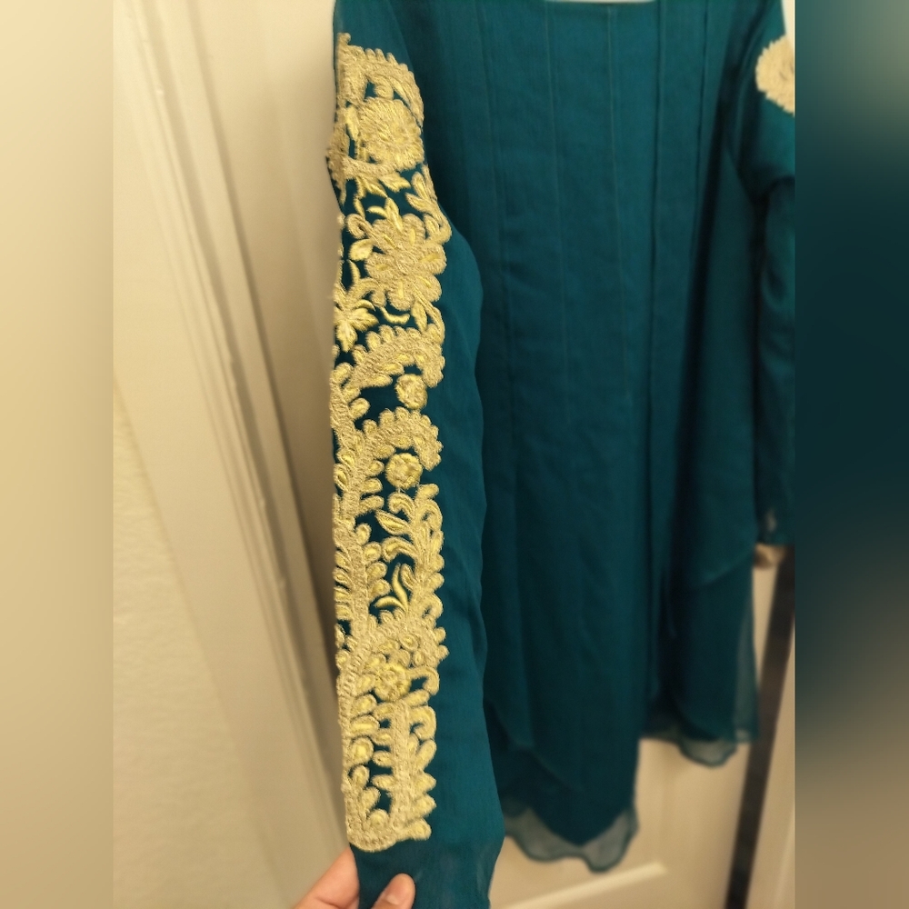 Green Kurti With Matching Dupatta - Picture 3 of 5